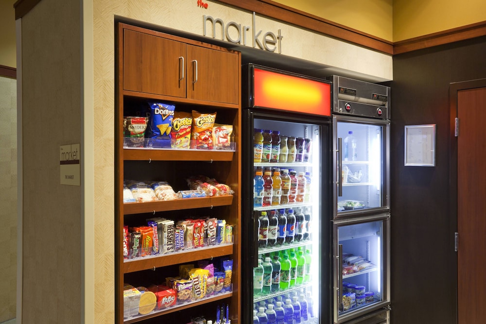 Courtyard by Marriott Minneapolis Maple Grove/Arbor Lakes 53/70