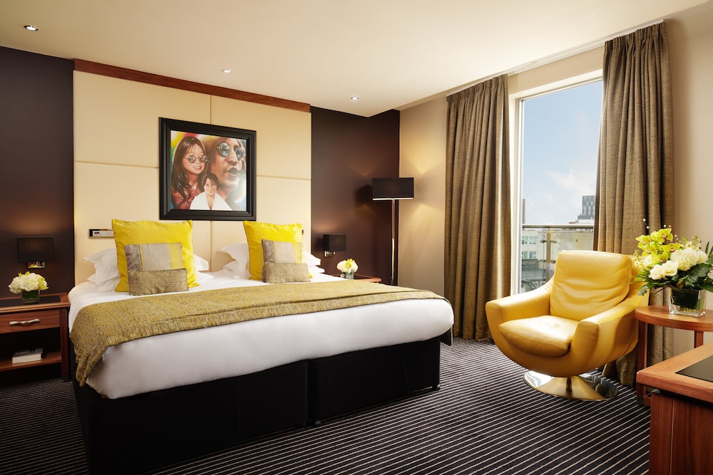 DELUXE, TWIN BEDS
