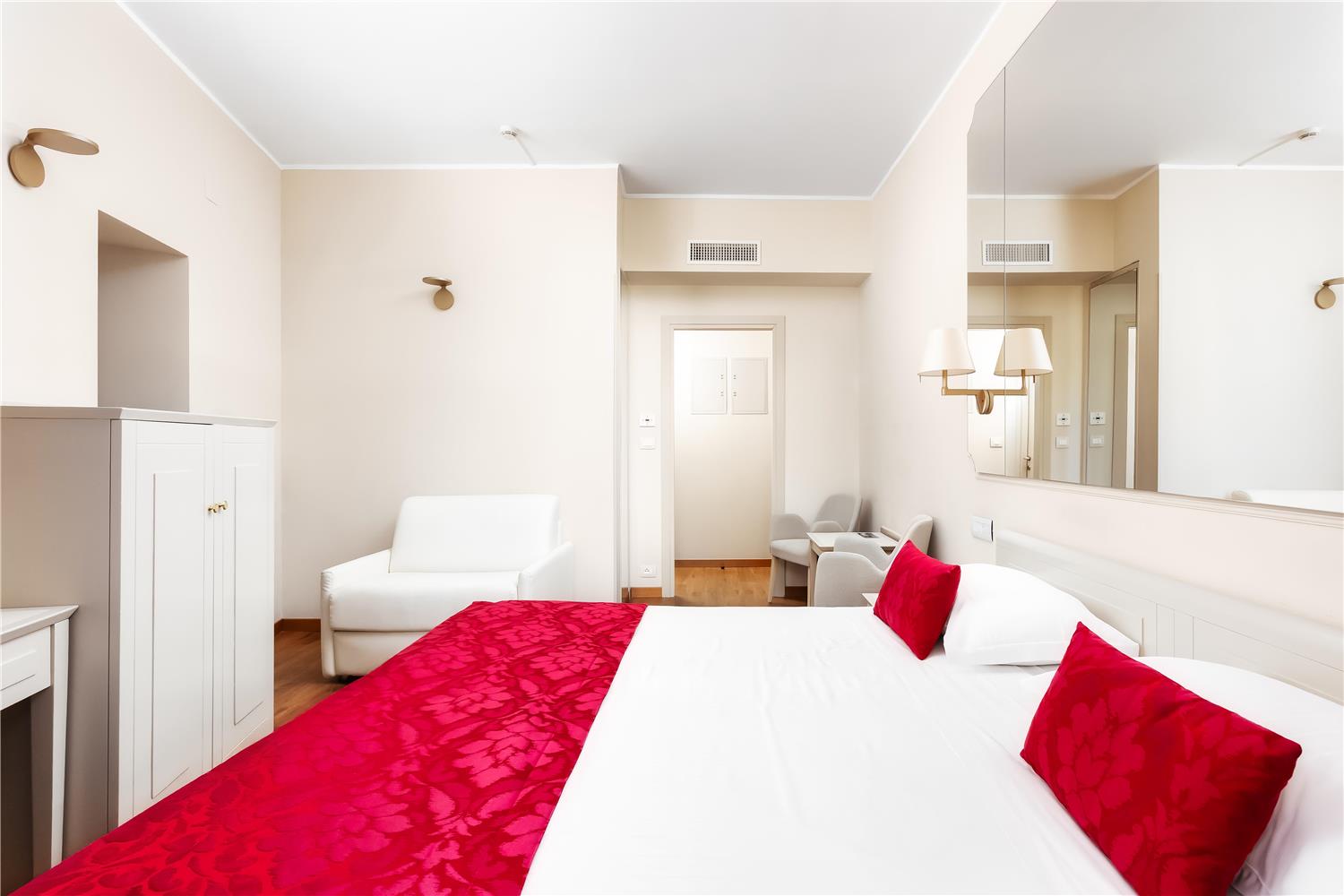 Superior, Queen Bed