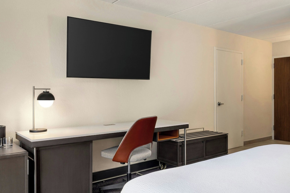 Courtyard by Marriott Atlanta Northlake 39/50
