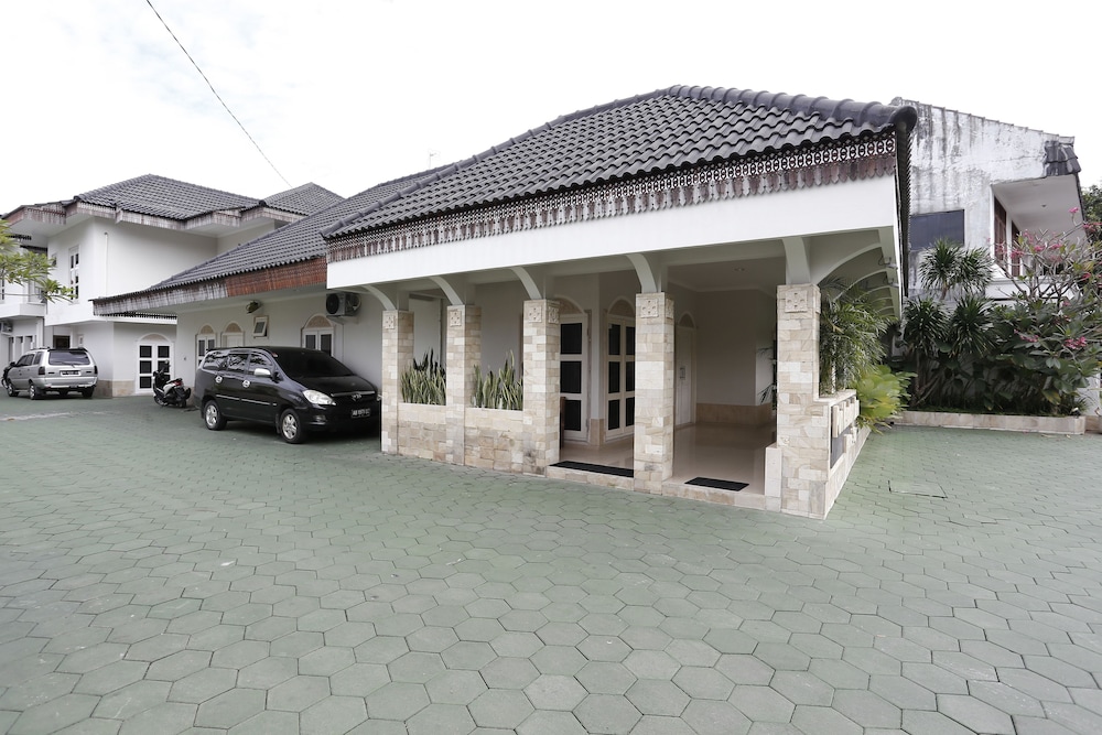 Reddoorz Near Adisucipto Airport 2 3/36