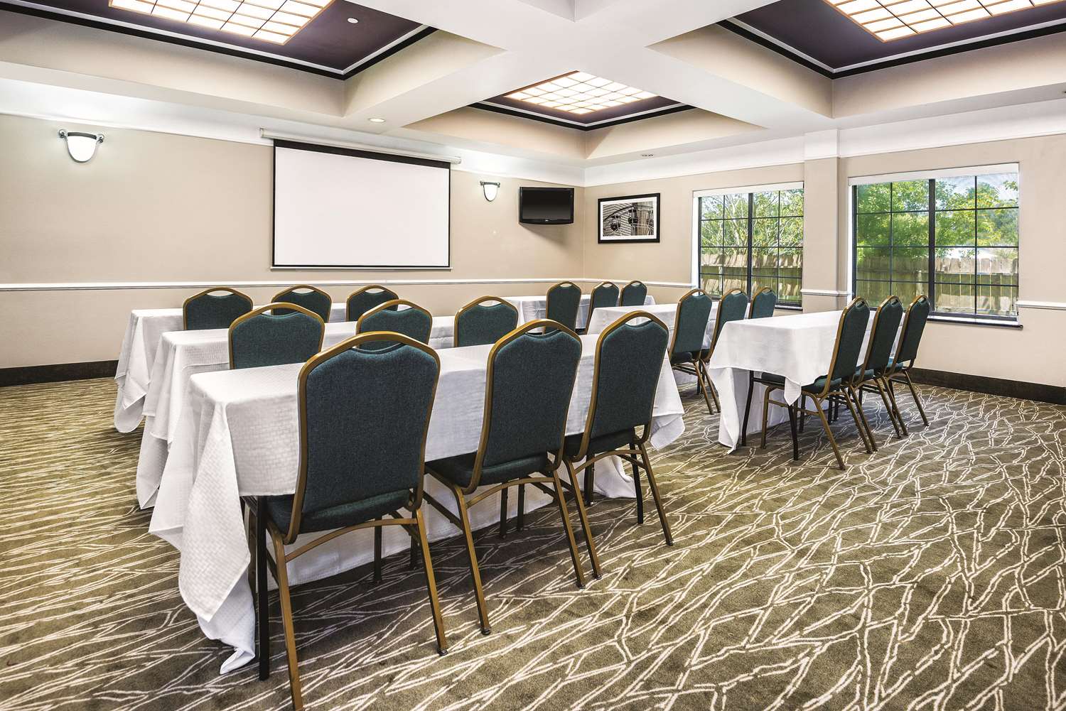 Quality Inn & Suites Rosenberg, TX 17/25