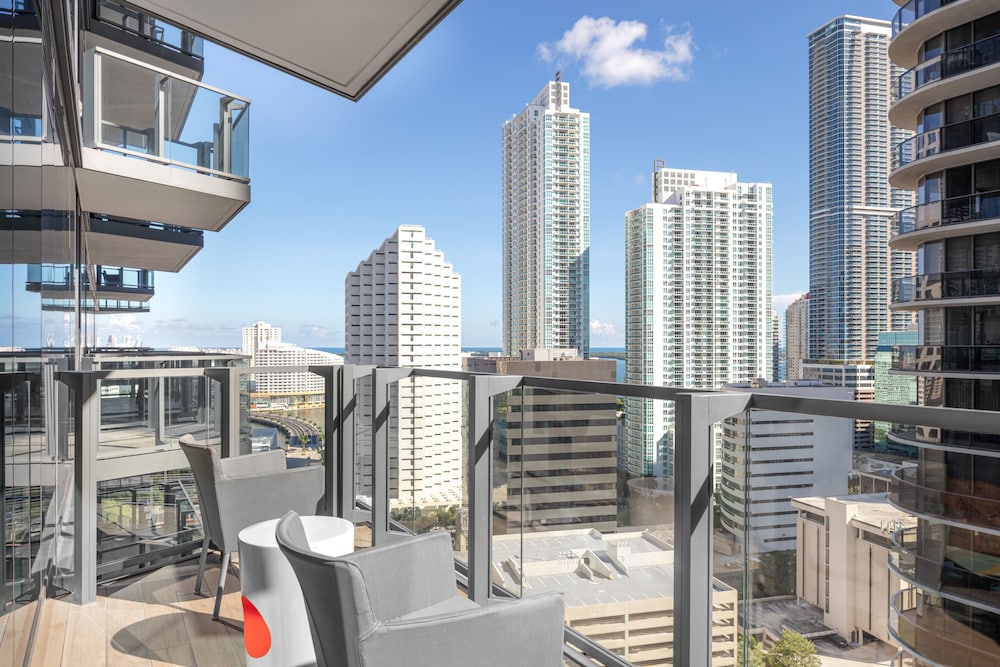 EAST Miami Residences 38/50