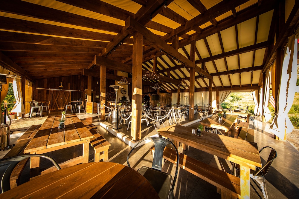 Conestoga Ranch Glamping Resort 75/100