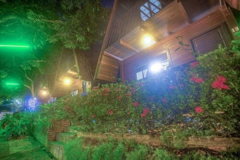 Chalet Suisse Hotel 41/50