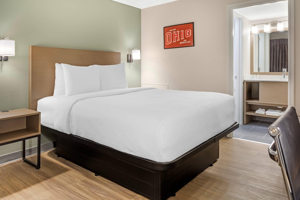 Standard, Queen Bed, Quality Inn Findlay 2/8
