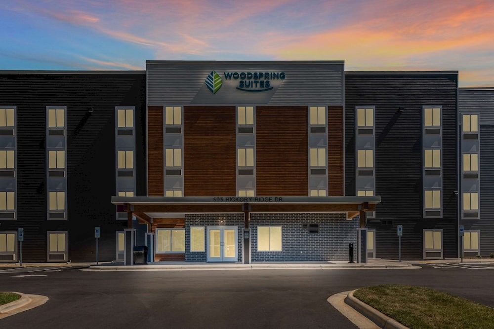 WoodSpring Suites Greensboro - High Point North 44/51