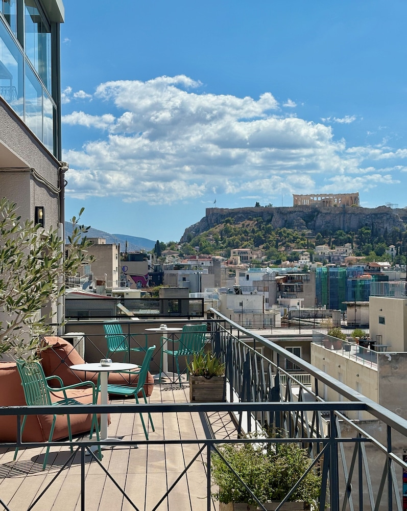 Evripides Hotel 65/69