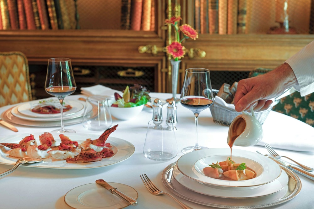 Santo Mauro, a Luxury Collection Hotel, Madrid 61/81