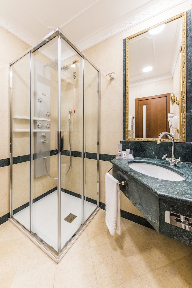 Phi Hotel Principe 12/60