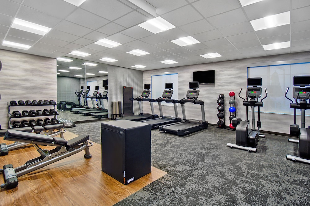 Fairfield Inn & Suites by Marriott Orlando at Flamingo Crossings Town Center 27/41