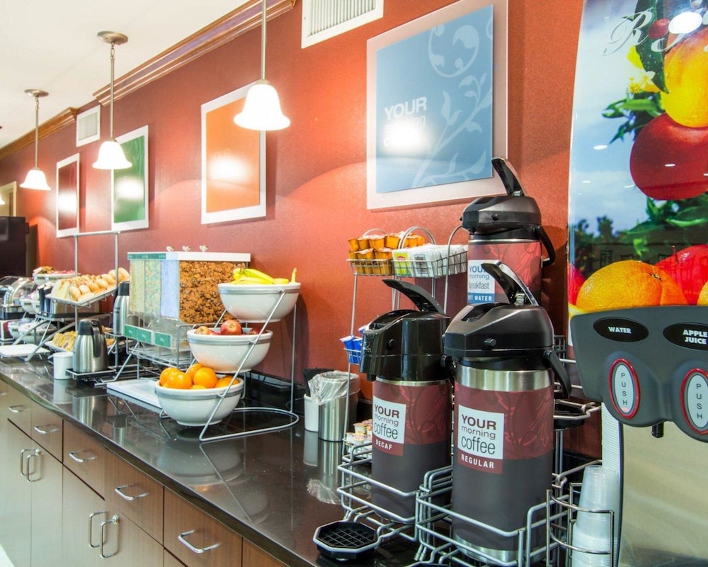 Comfort Inn & Suites Charleston Airport Convention Center 28/41