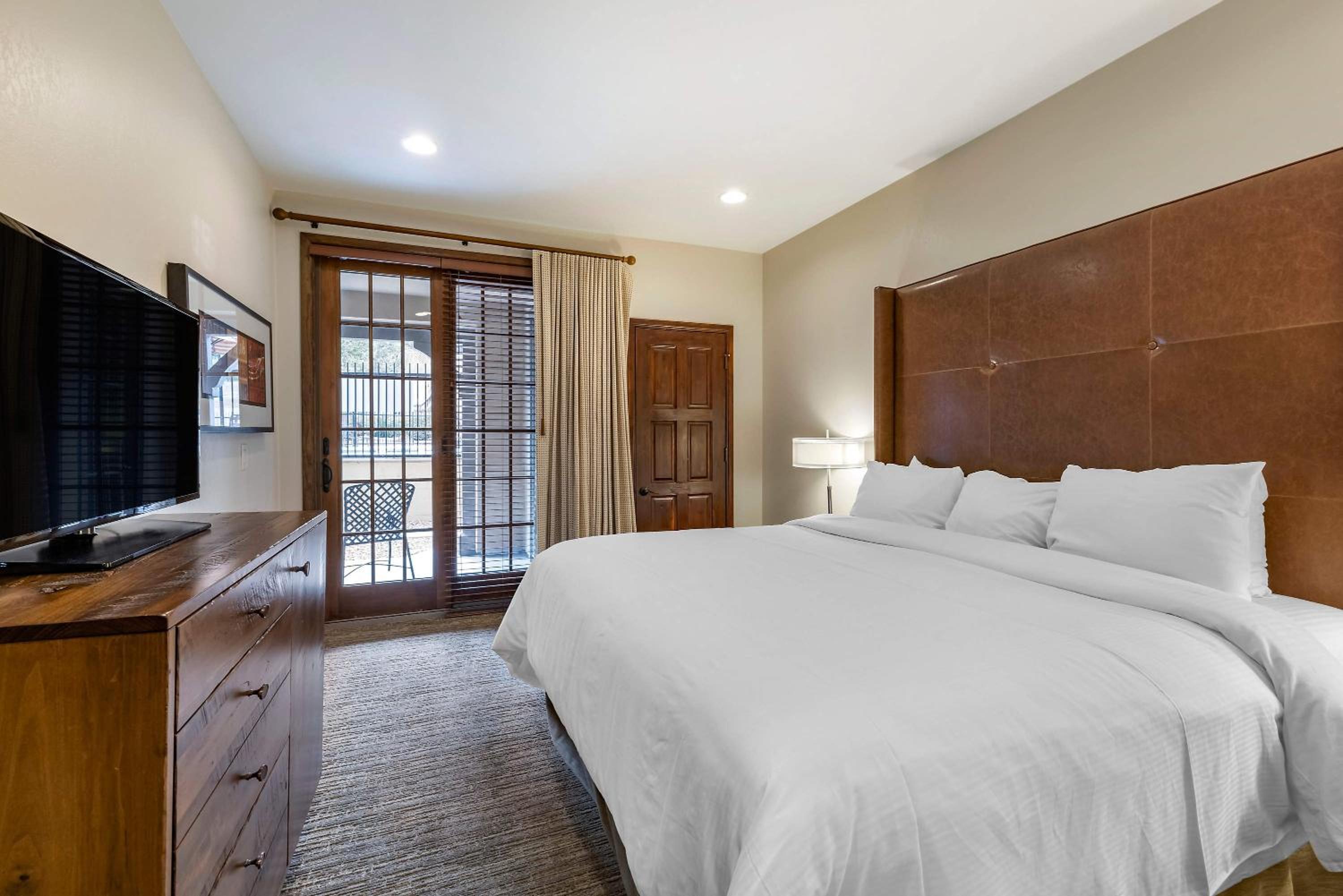 4 Bedrooms, Apartment