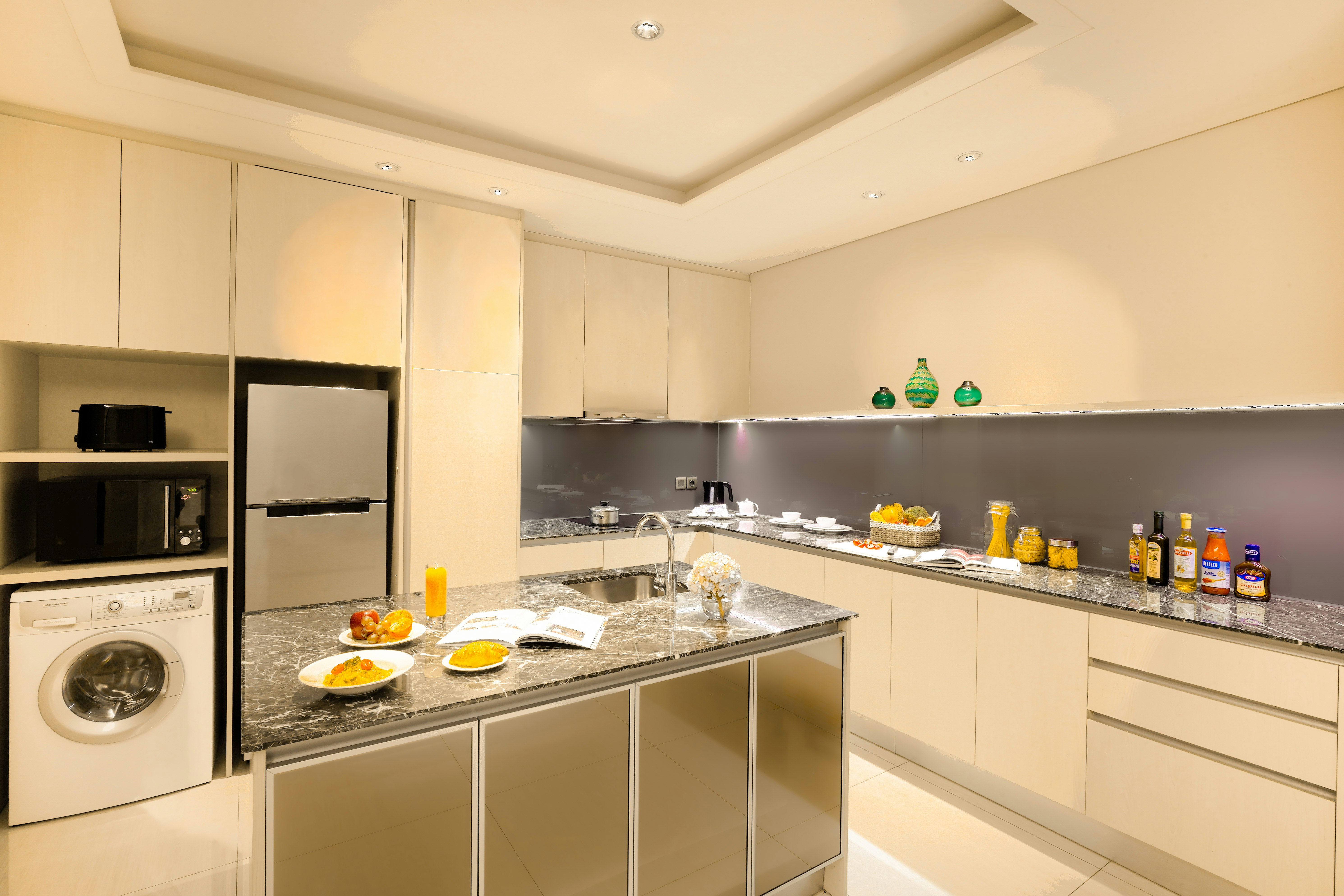 ASCOTT WATERPLACE SURABAYA 66/74
