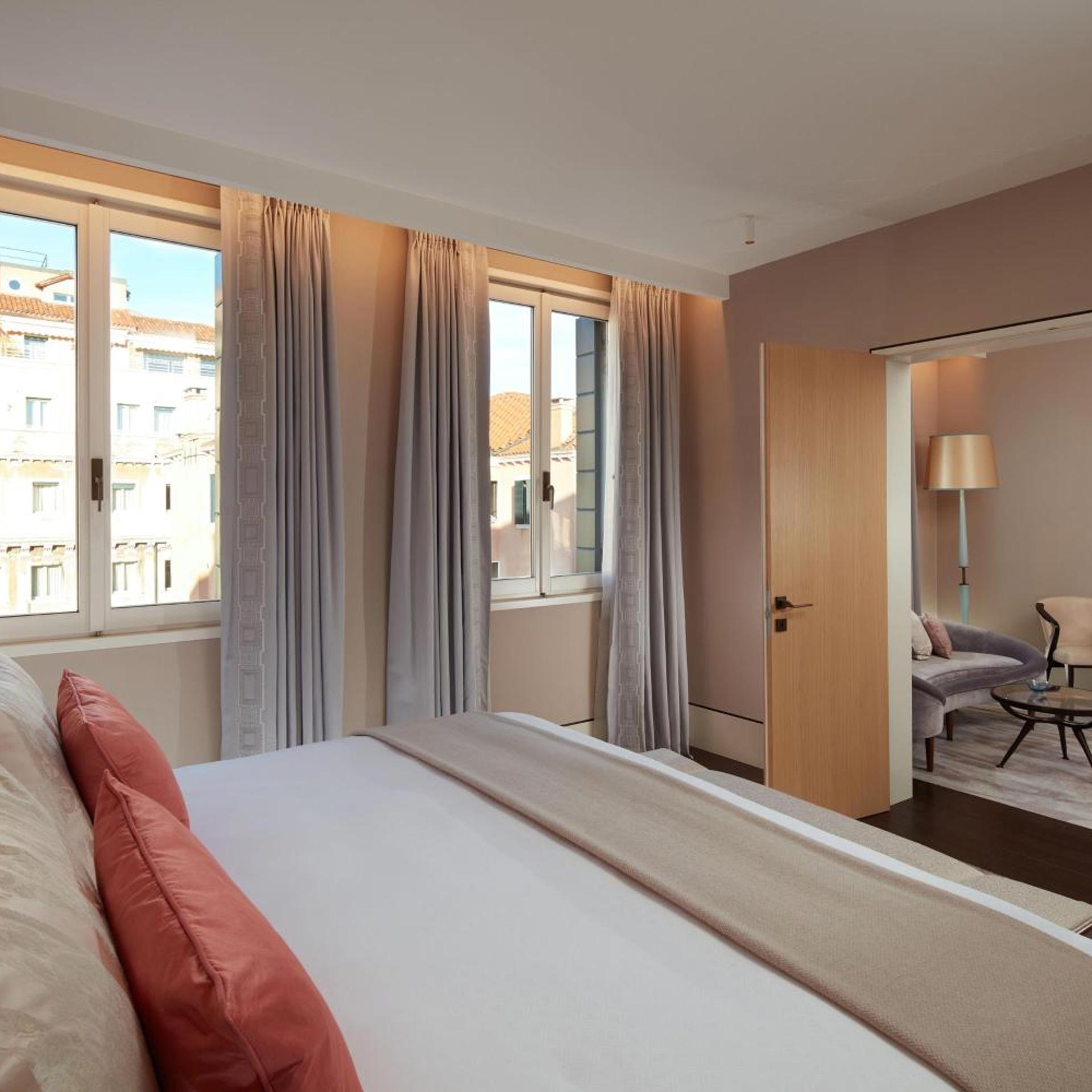 1 Bedroom, Venetian, Suite, King Bed, City View