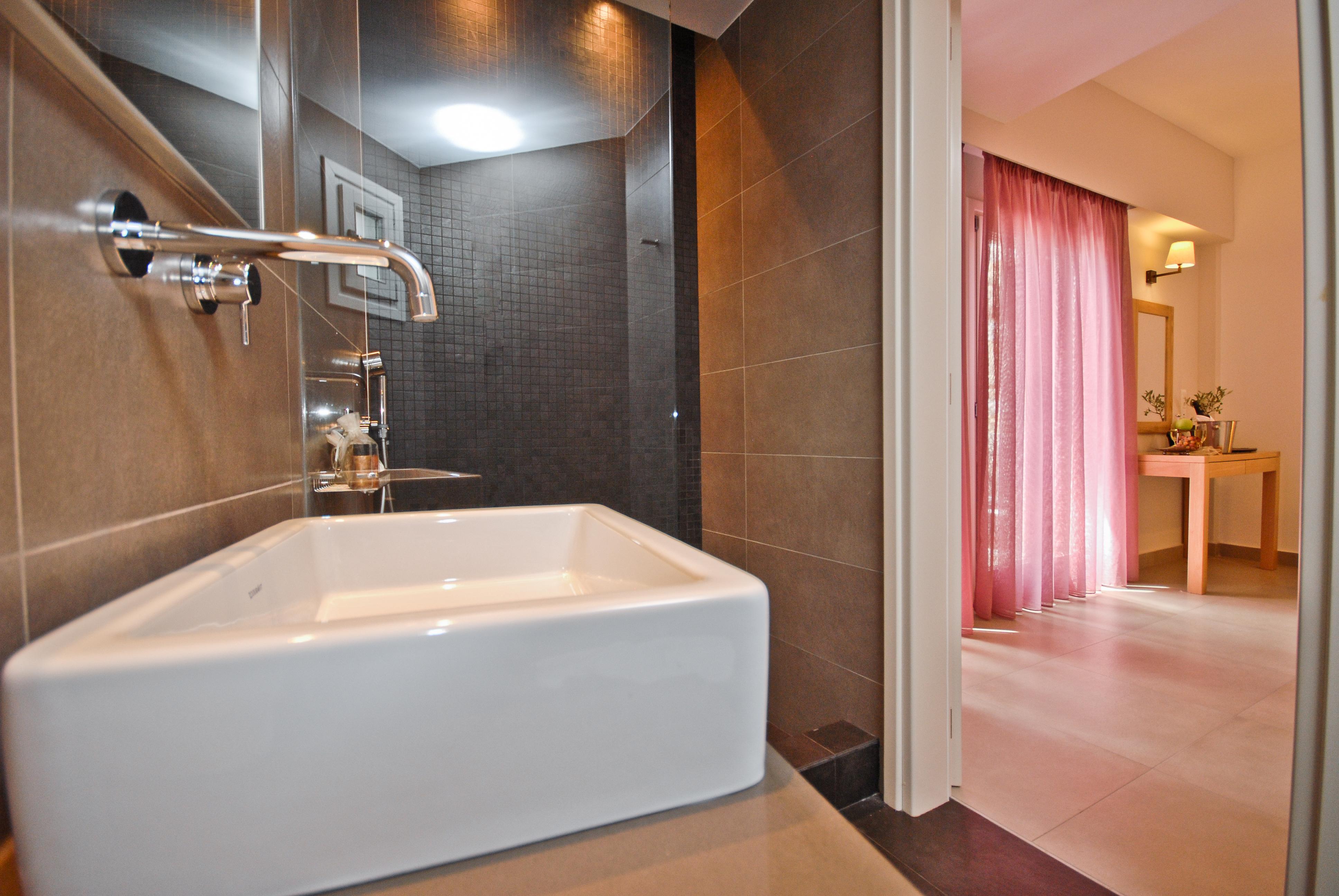 غرفة قياسية رباعية، Xenia Hotel 8/8