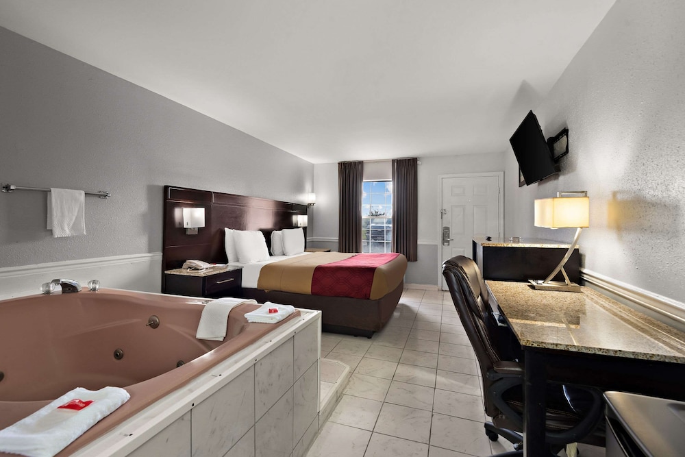 Econo Lodge Princess Anne 40/40