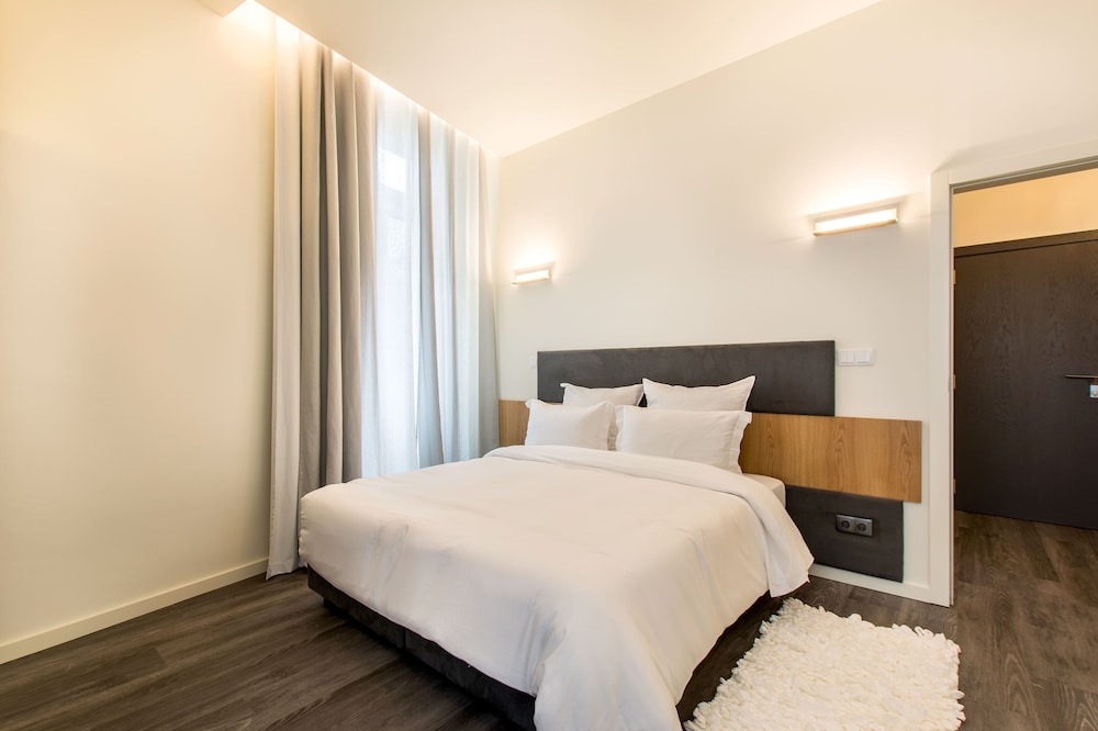 2 BEDROOMS, APARTMENT