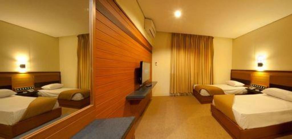 Hotel Bintang Solo 25/50