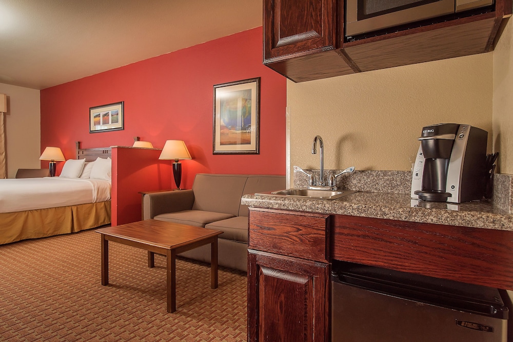 Baymont Inn & Suites By Wyndham Sturgis 9/35