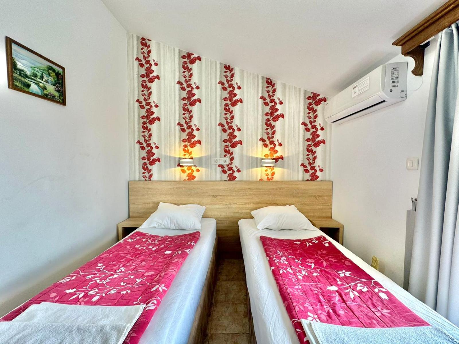 غرفة بسرير مزدوج أو سريرين منفصلين بشرفة، Hotel Grbalj 9/10