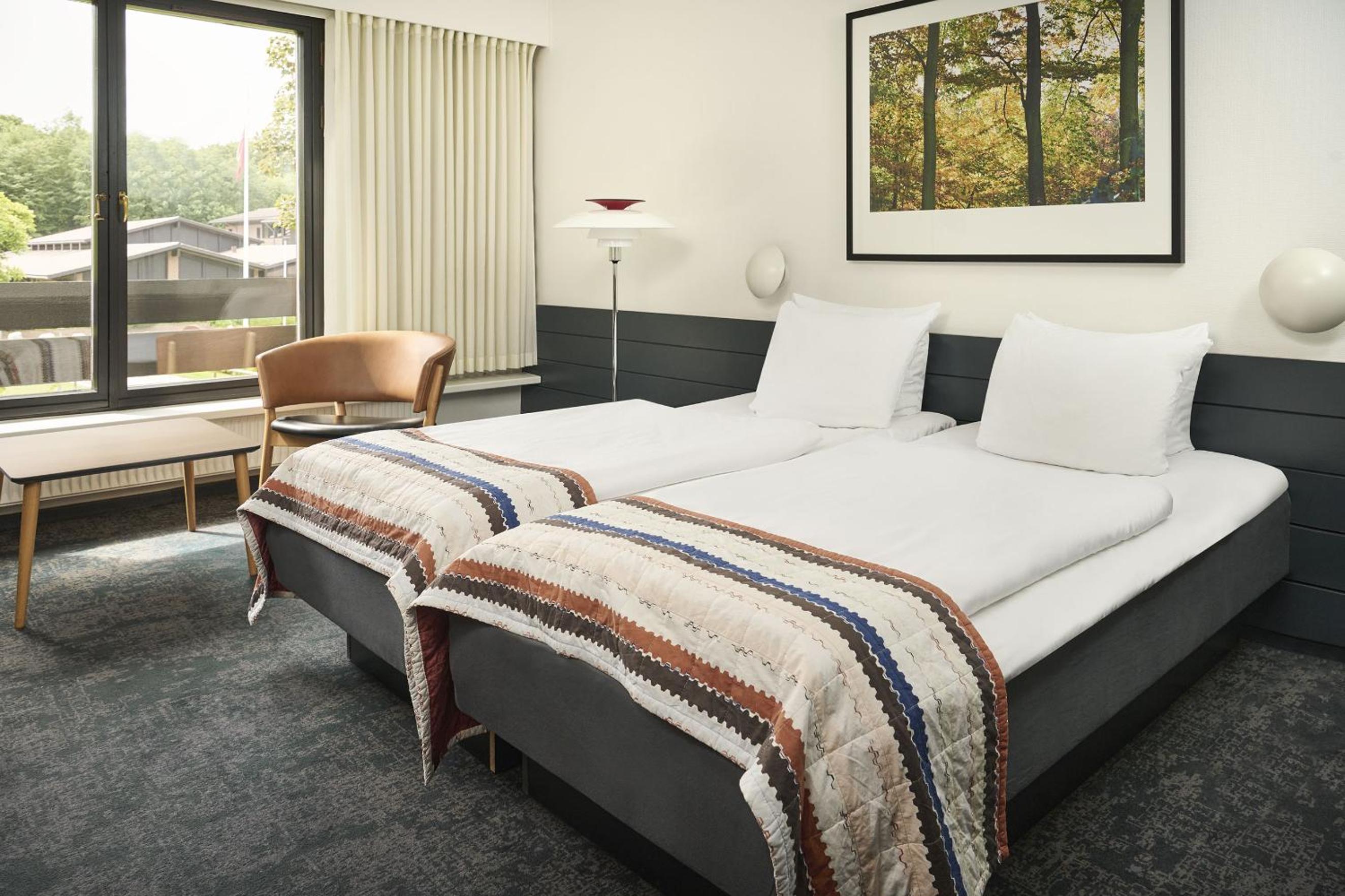 Room, Double Bed, Small