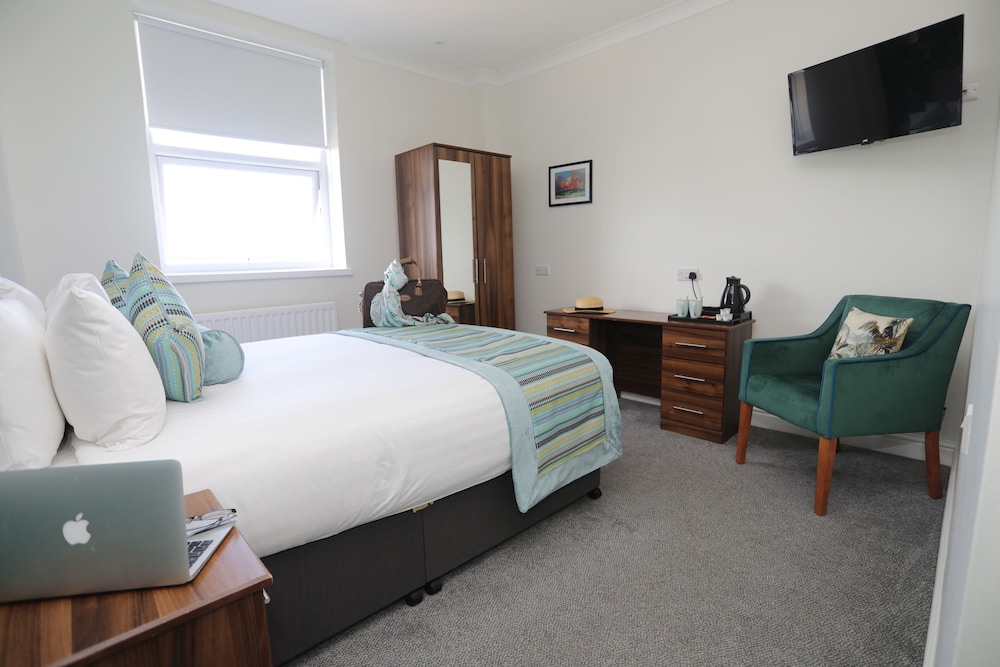 The Beaches Hotel 23/100