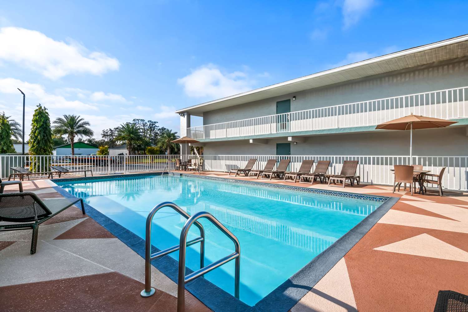 Quality Inn Orange City near Blue Spring State Park 22/33