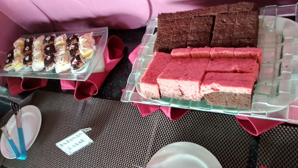 Premiere Hotel Tegal 13/19