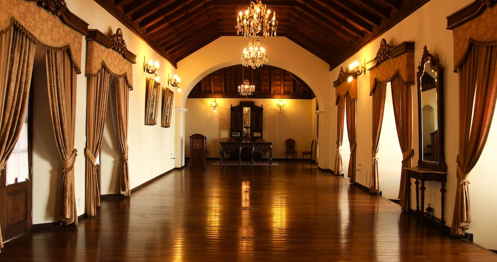 Parador Santa Maria La Real 8/36