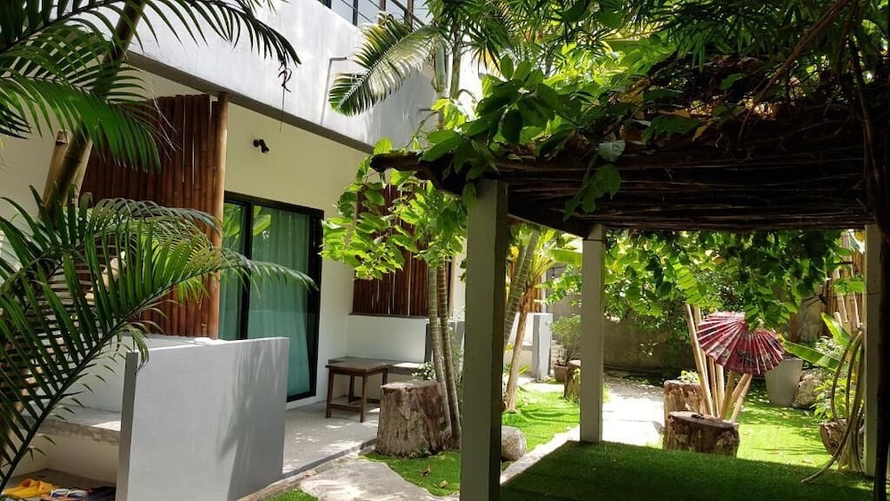 Sairee Sairee Guesthouse 36/37
