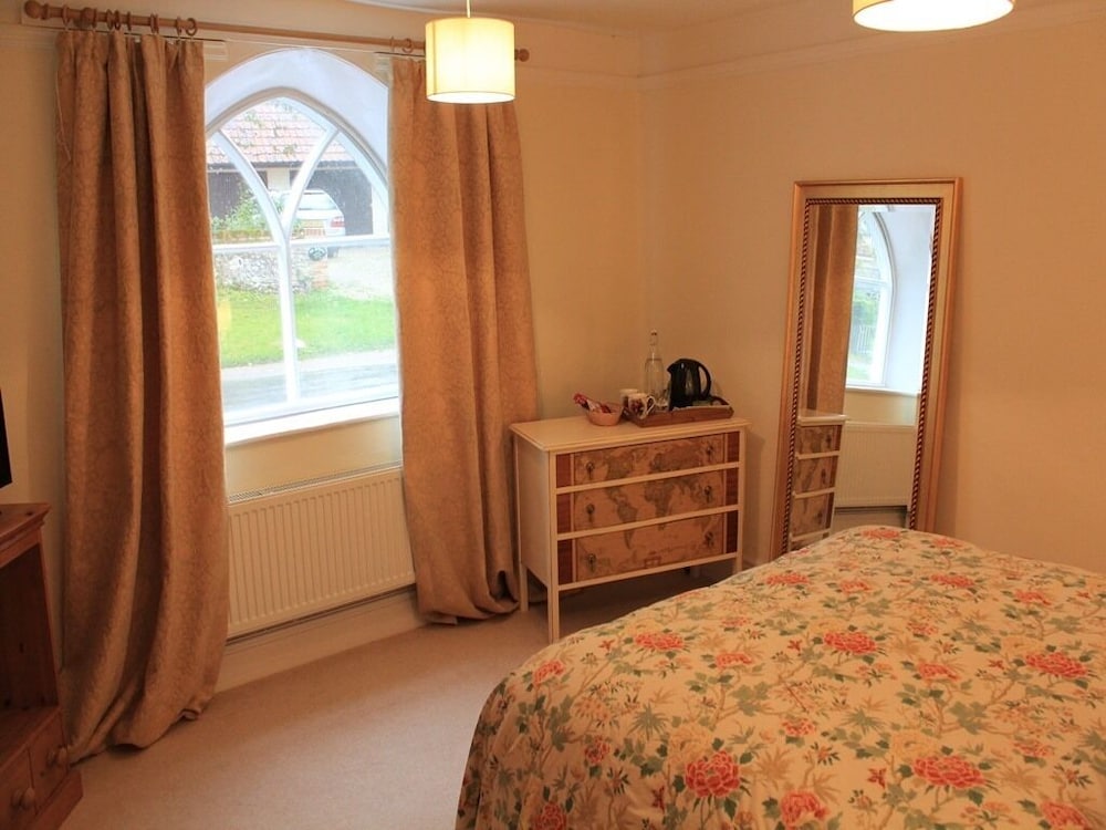 Church Farmhouse B & B 16/34