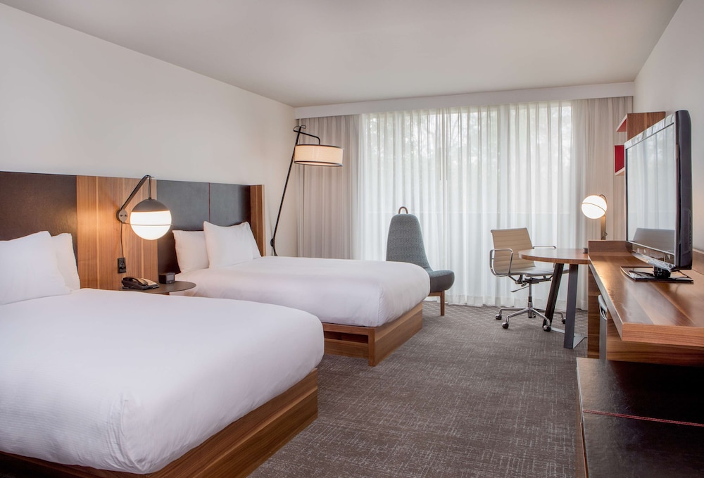 room, 2 queen beds