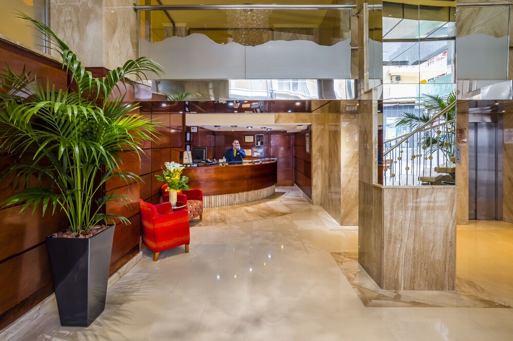 Hotel Avenida 7/41