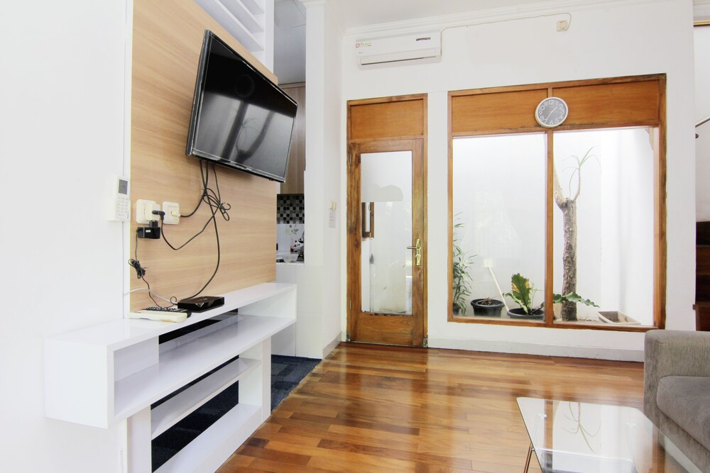 Embe Joglo Homestay by ZUZU 27/27