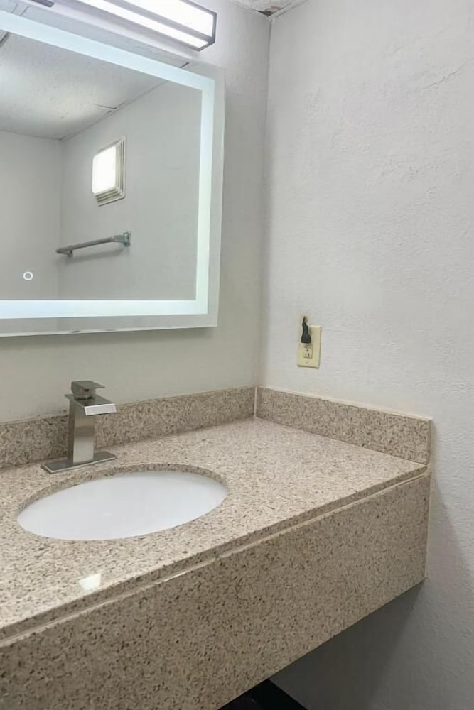 Regal Inn Guntersville Hwy 431 45/50