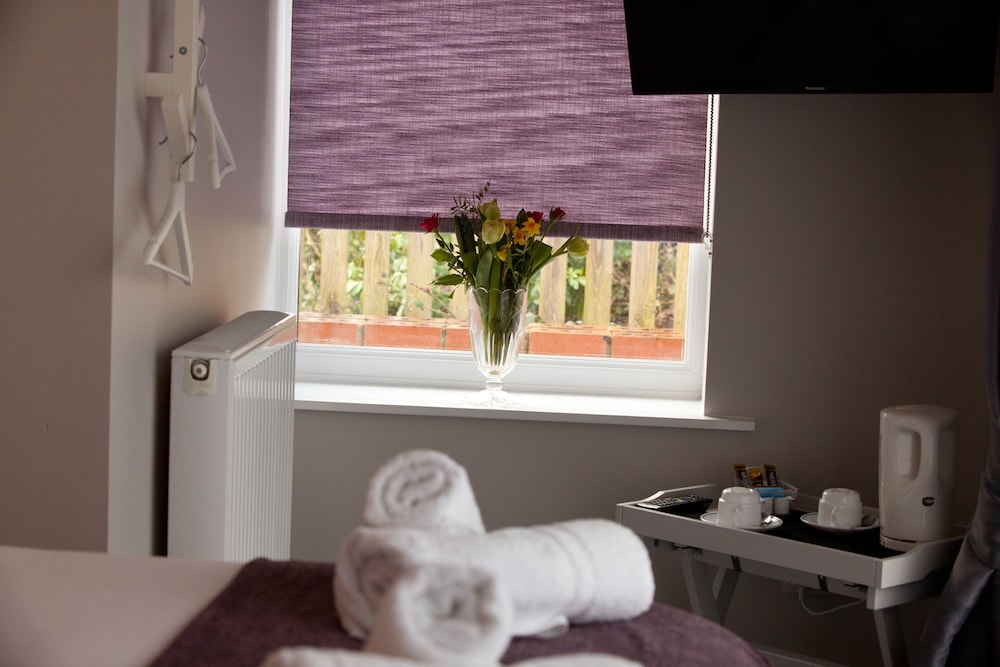 Rowton Poplars Hotel 24/38