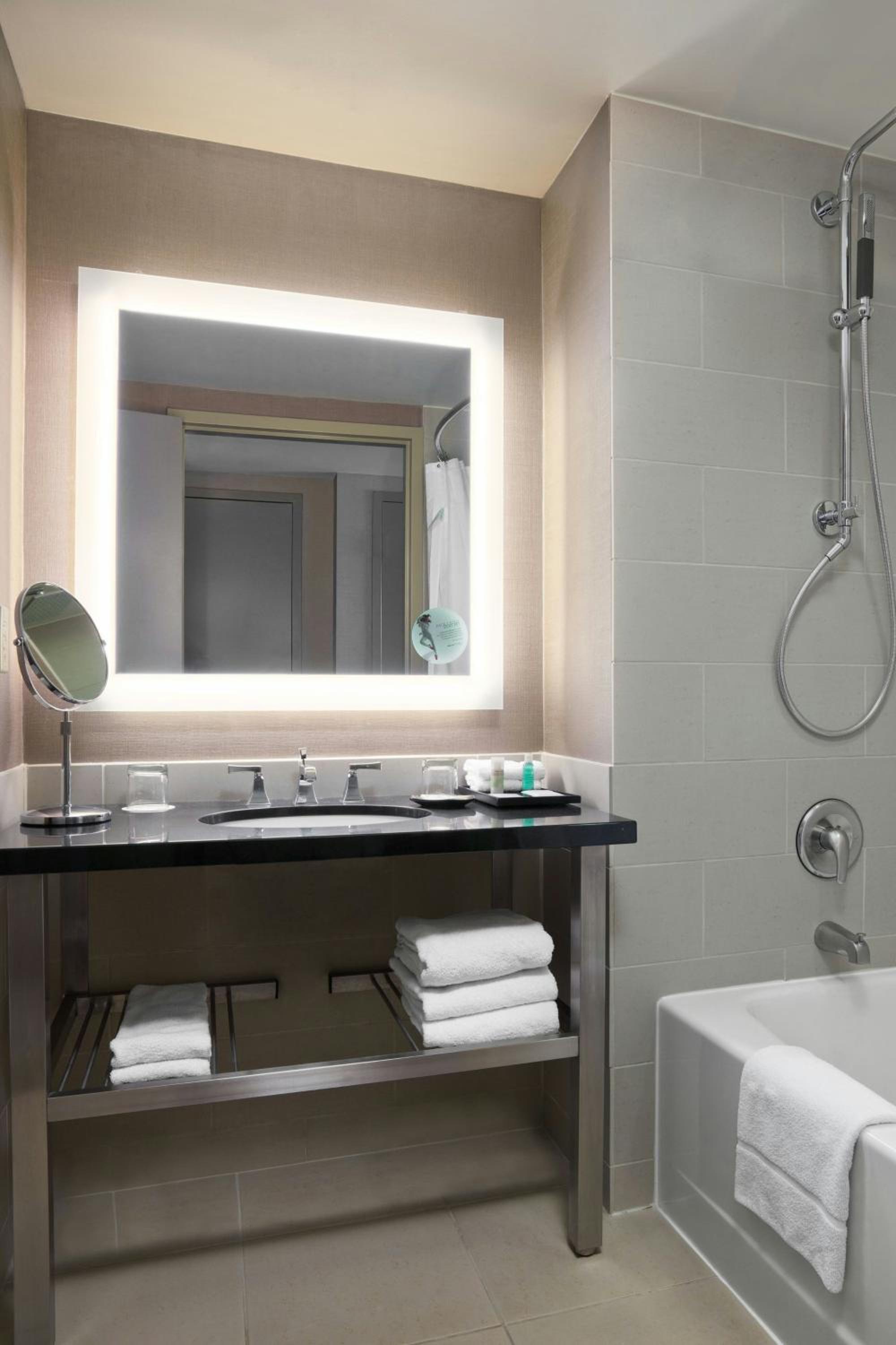 غرفة قياسية بسريرين مزدوجين، The Westin Annapolis 9/10