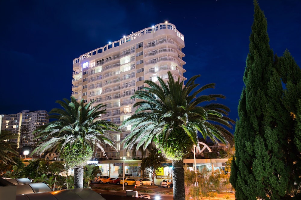 Beachcomber International Resort 4/37