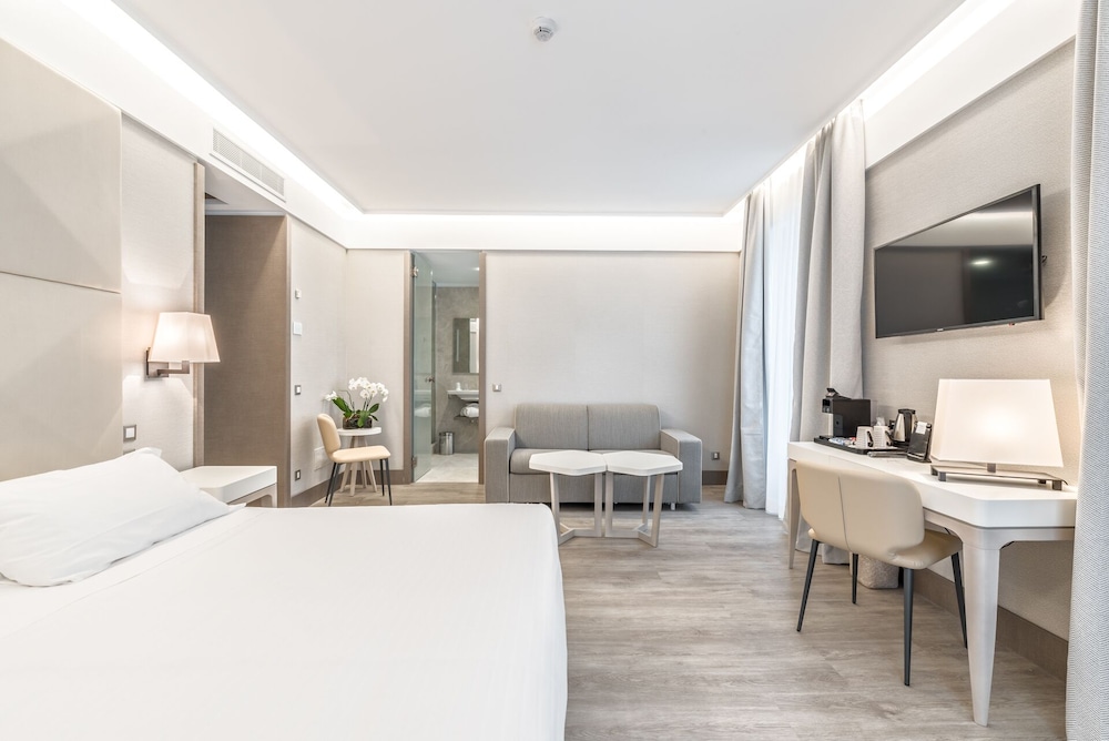 STUDIO, SUITE, DOUBLE BED, SOFA