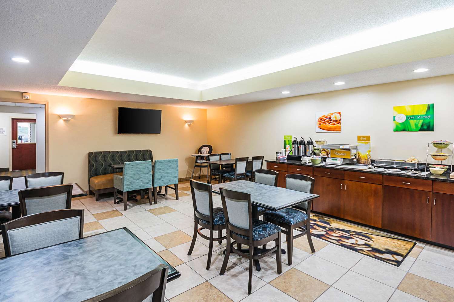Quality Inn Berea, KY 28/32