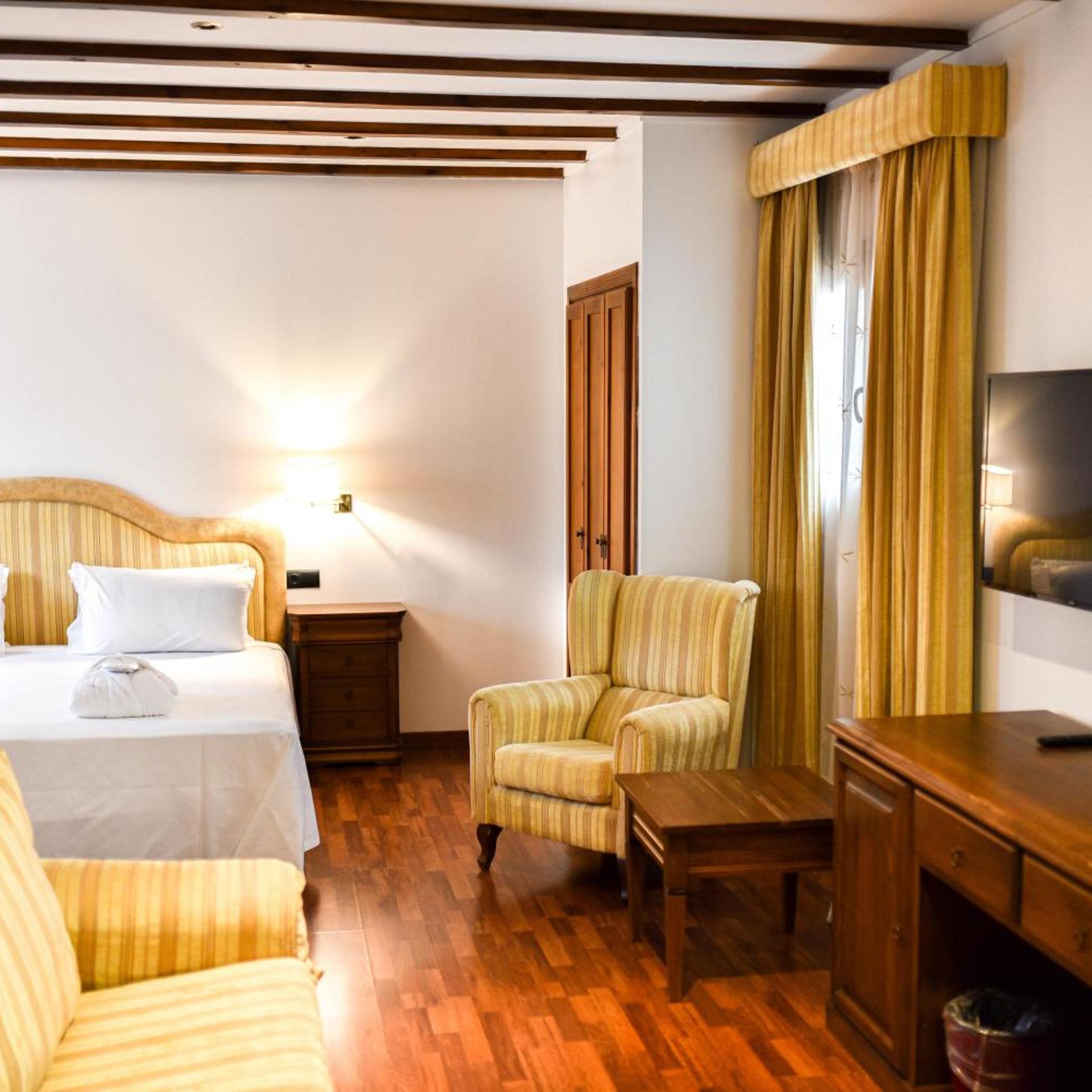 Quadruple Room (2+2)، The Place Bodega Real 2/10