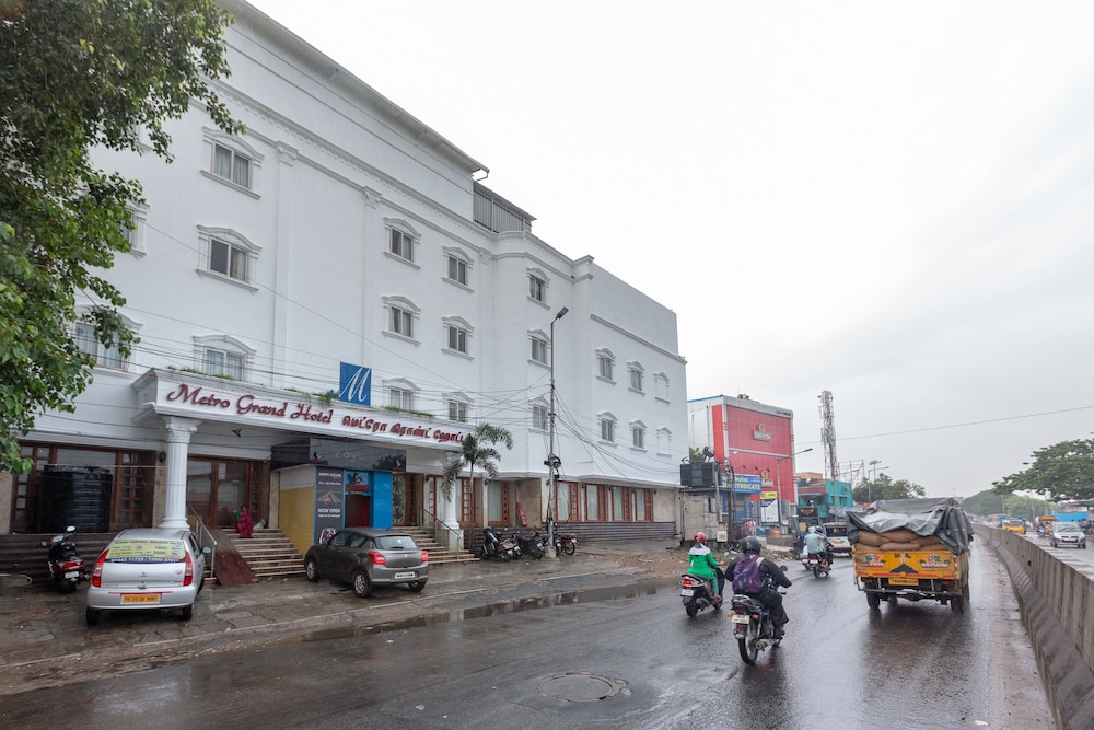 Metro Grand Hotel 40/42