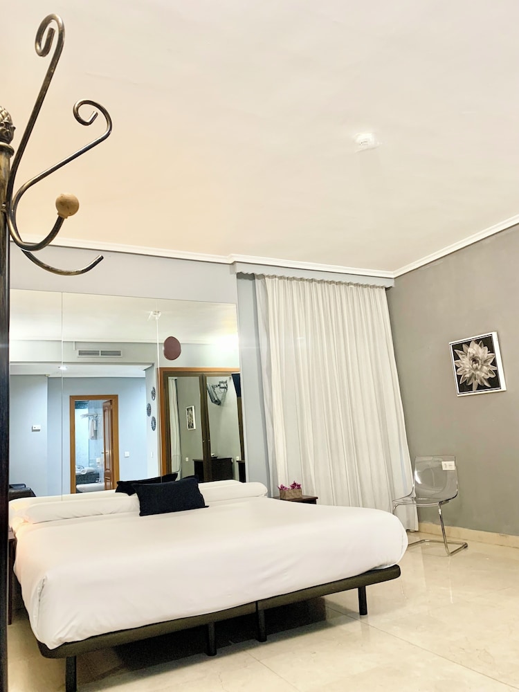 Hotel Humanes 24/65