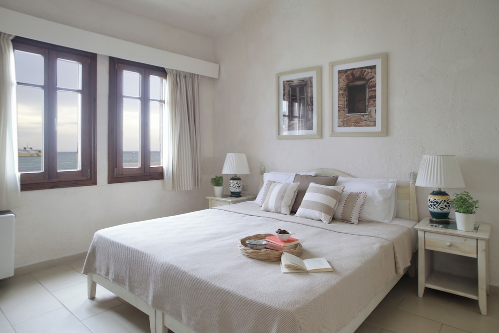 Skopelos Village Hotel Apartments 9/75