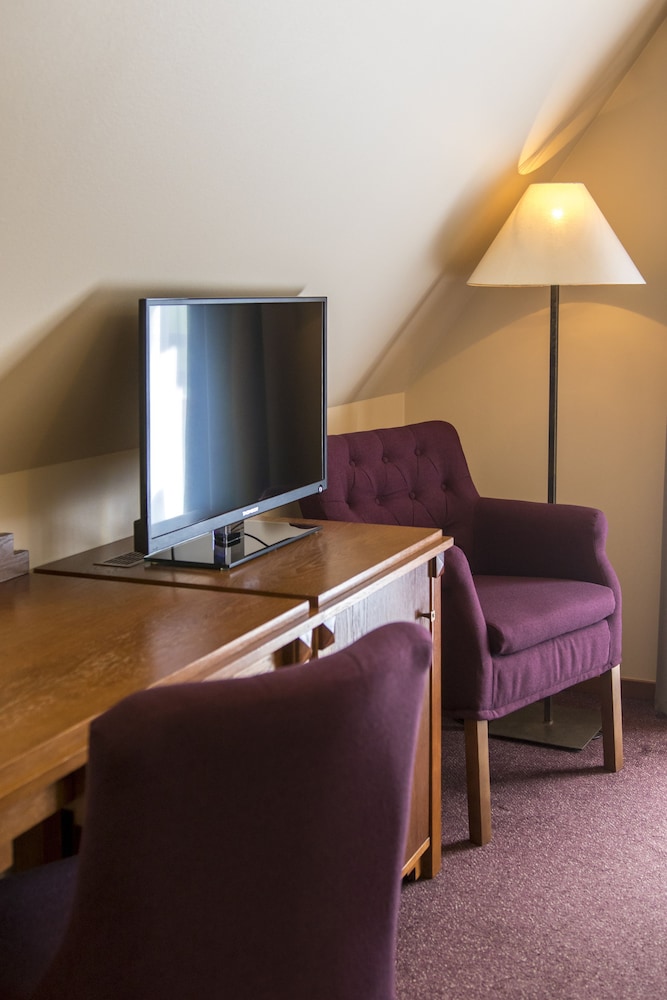 REDYK HOTEL 35/49