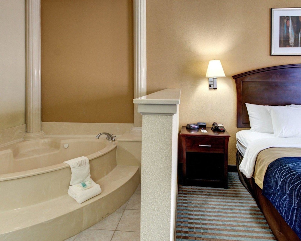 Comfort Inn Corsicana East 19/50