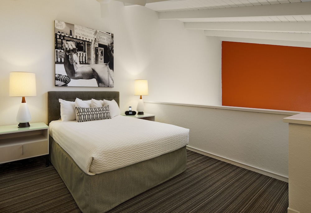 Loft, Suite, Queen Bed, Sofa