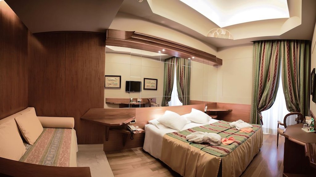Isa Hotel 16/58