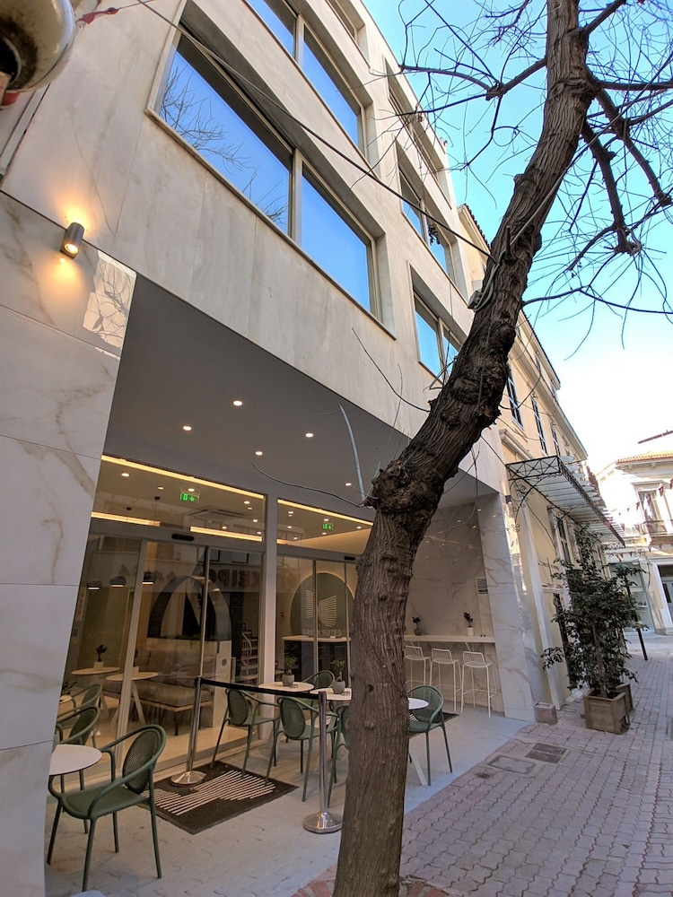 Enattica Suites 2/50